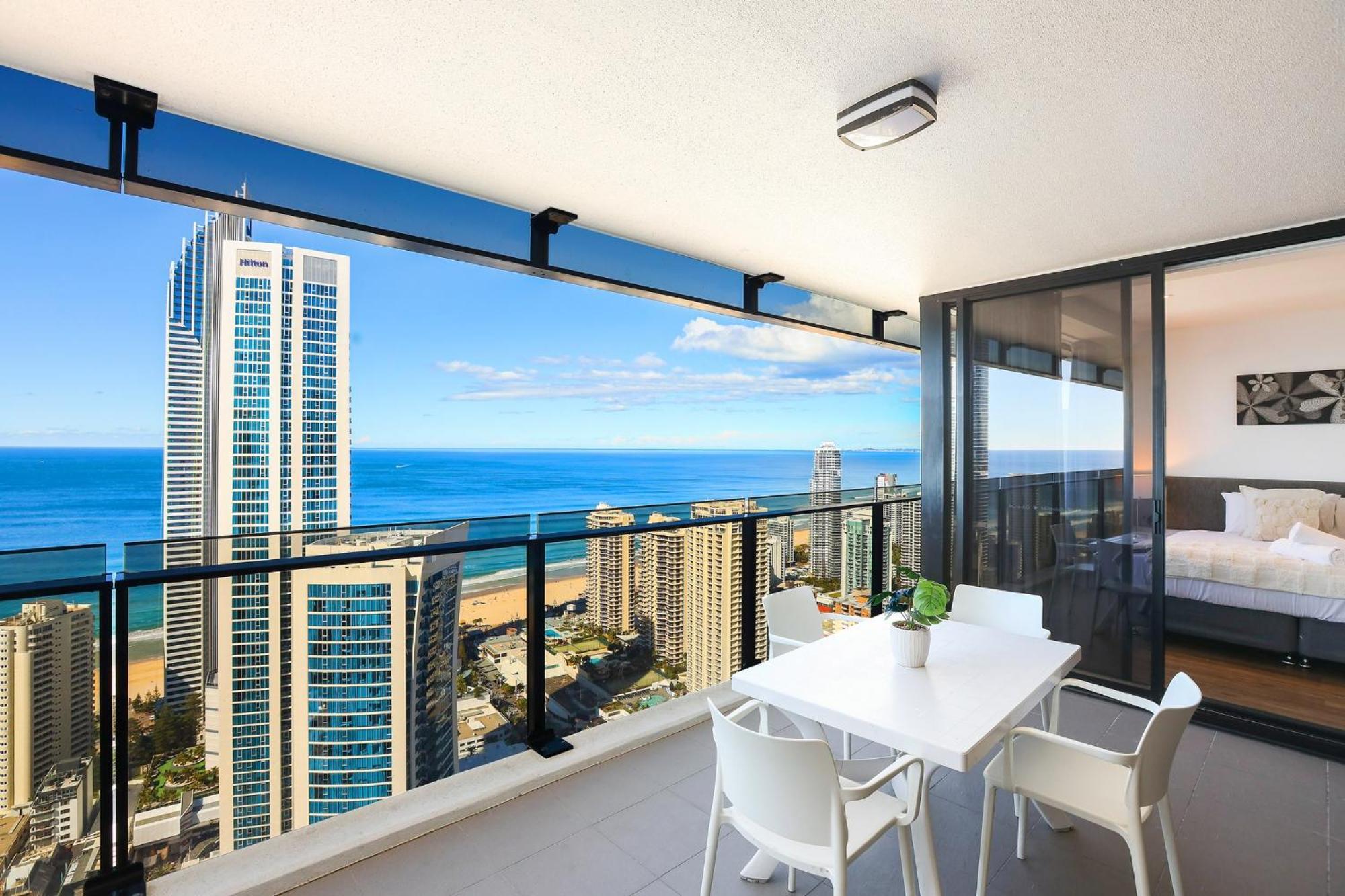 Circle On Cavill 2, 3, 4 & 5 Bedroom Skyhomes & Sub Penthouses By Gold Coast Holidays Екстериор снимка