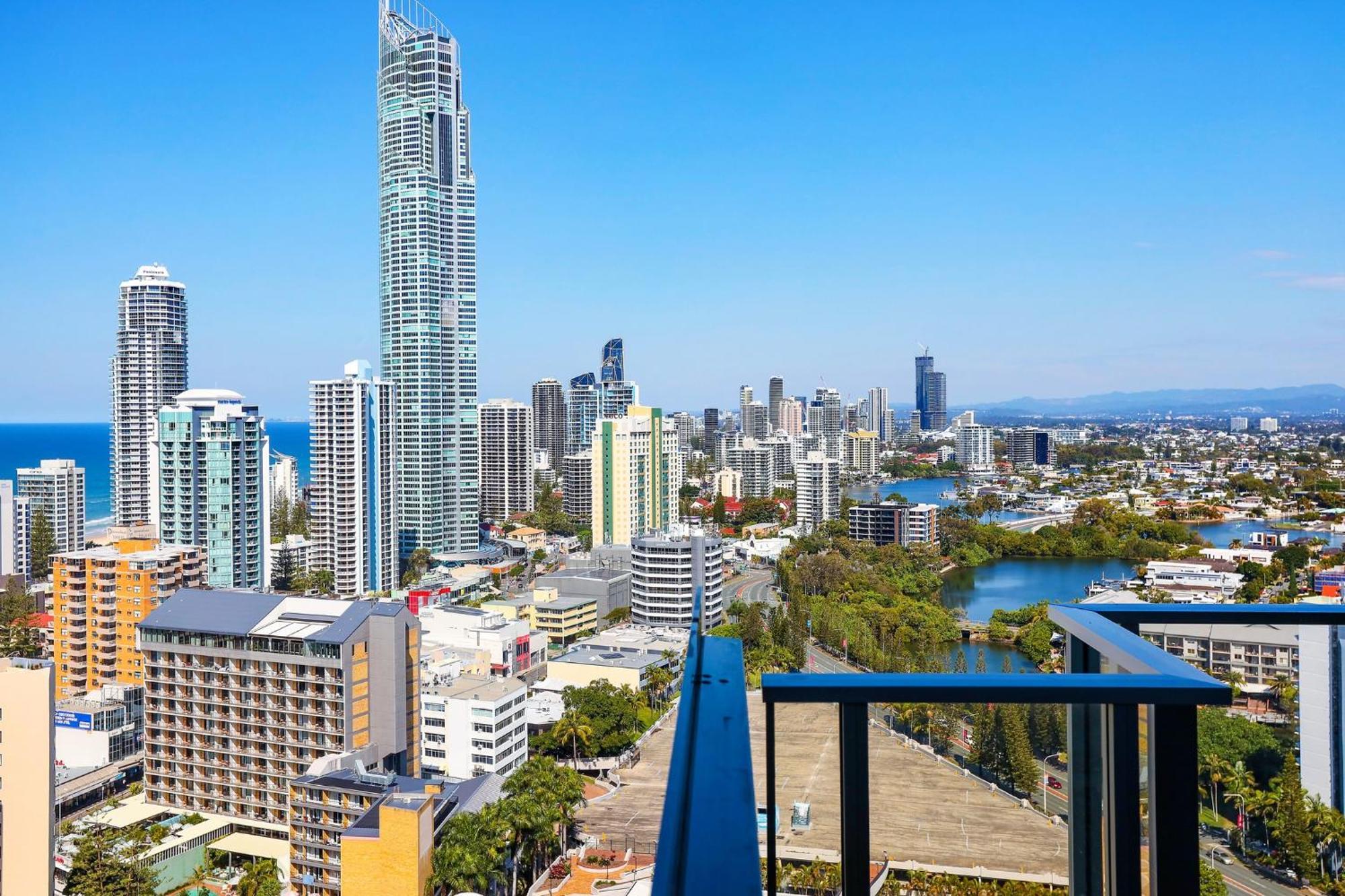Circle On Cavill 2, 3, 4 & 5 Bedroom Skyhomes & Sub Penthouses By Gold Coast Holidays Екстериор снимка